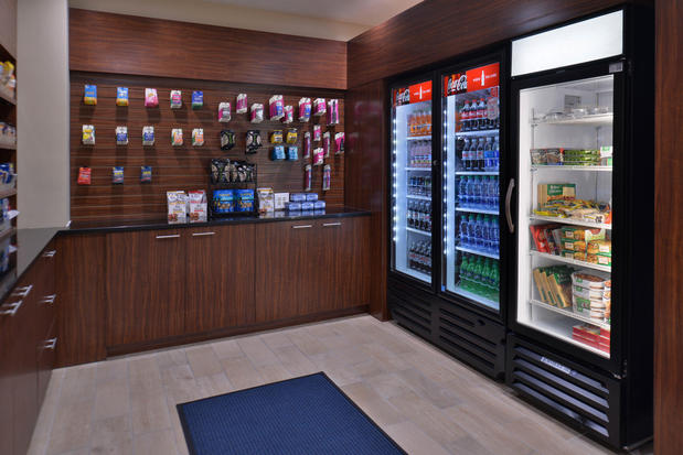 Images Holiday Inn Express & Suites Dearborn SW - Detroit Area by IHG
