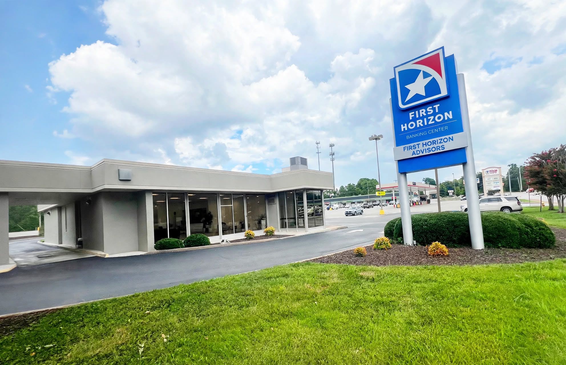 First Horizon Bank - Chattanooga, TN - E Brainerd Rd