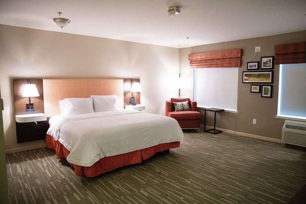 Images Hampton Inn & Suites Fresno