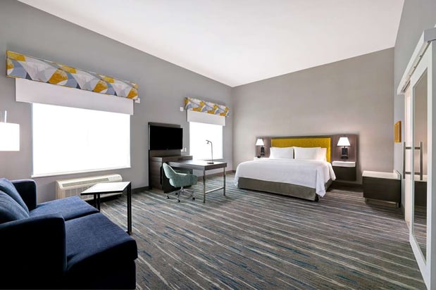 Images Hampton Inn & Suites Houston East Beltway 8