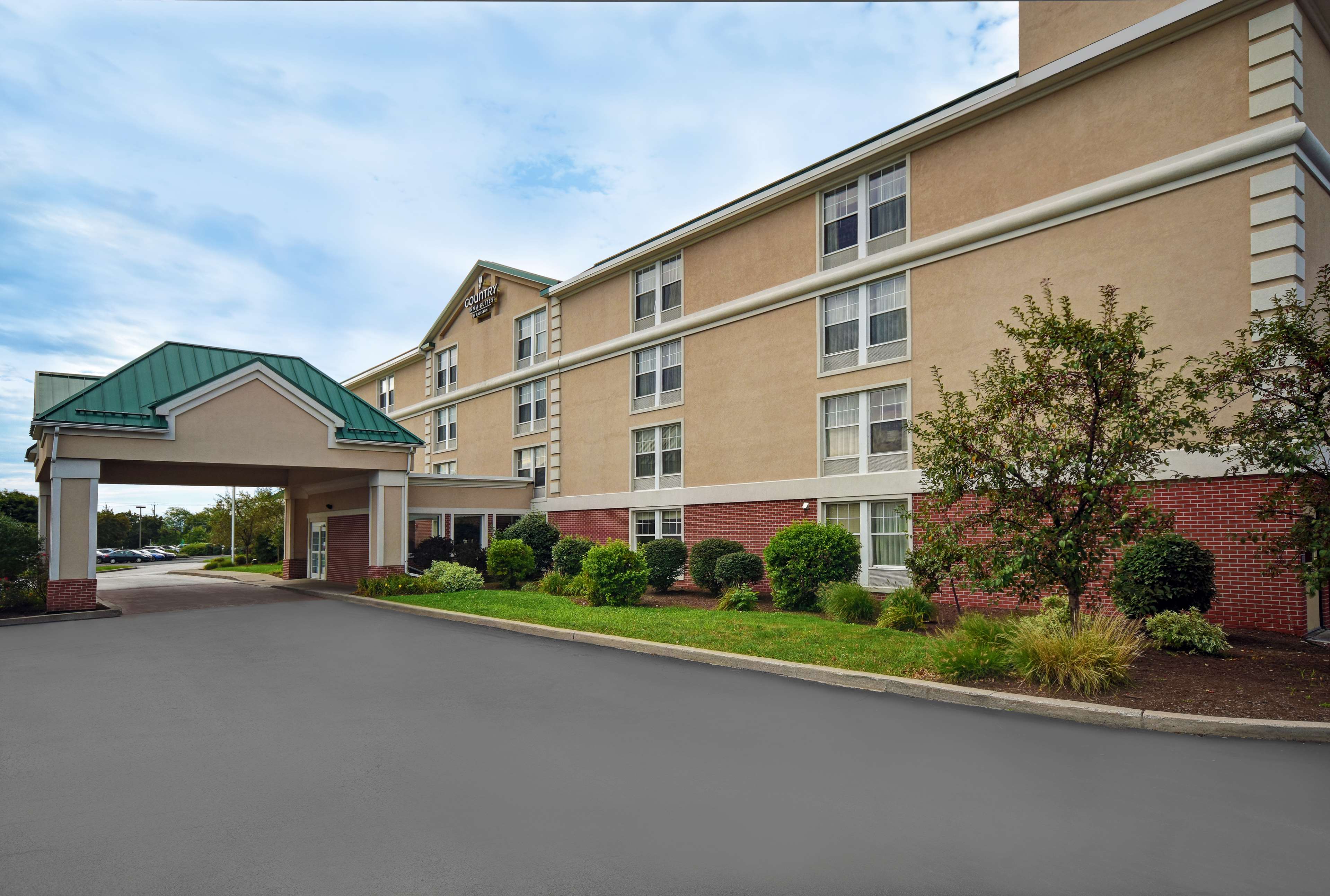 Country Inn & Suites by Radisson, Rochester-University Area, NY ...