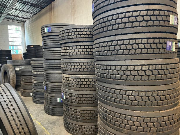 Images CB Truck Tire Service Inc