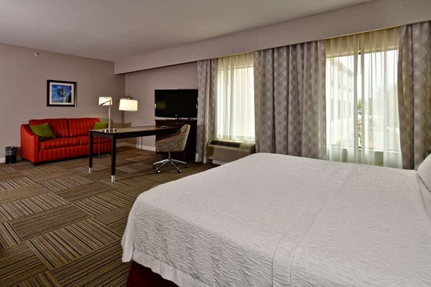 Images Hampton Inn & Suites Fredericksburg