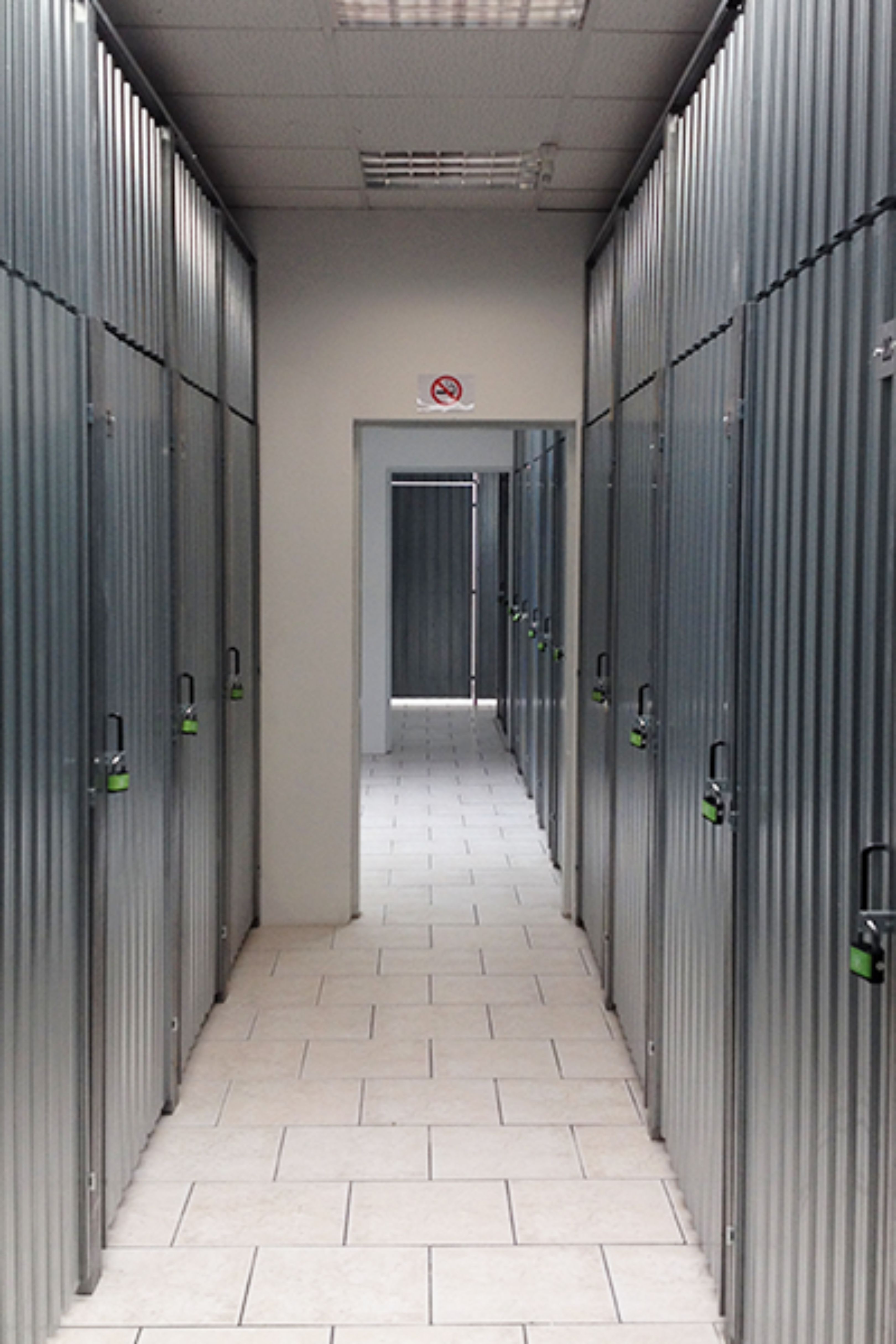 Storebox - Dein Lager nebenan, Grazer Straße 77 in Wiener Neustadt