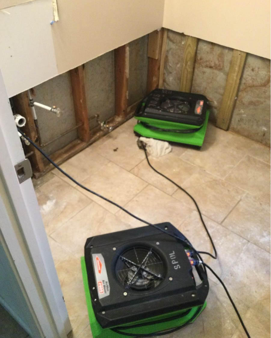 SERVPRO Kansas City Midtown has a team of trained restoration technicians who know exactly what to d Servpro of Kansas City Midtown Kansas City (816)895-8890