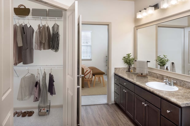 Images Camden Waterford Lakes Apartments