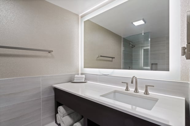Images Crowne Plaza Executive Center Baton Rouge by IHG