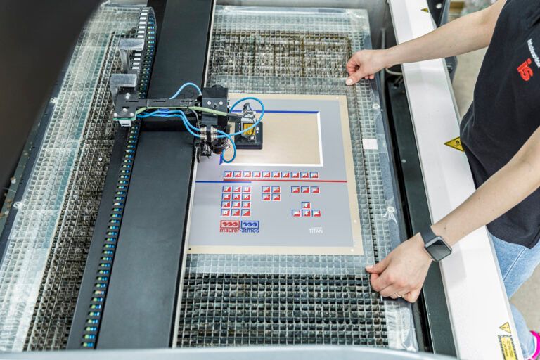 is Industrie-Schilder GmbH, Spechbacher Straße 1 in Eschelbronn