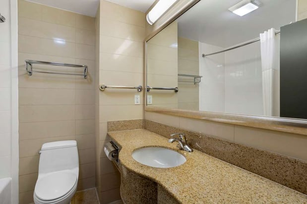 Images Best Western Plus Plaza Hotel