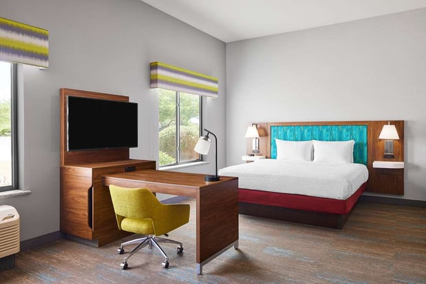 Images Hampton Inn & Suites Ridgecrest