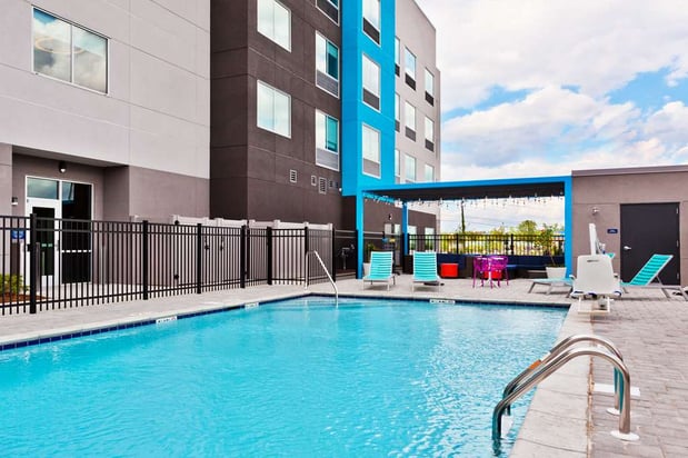 Images Tru by Hilton Auburn