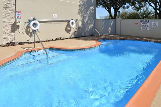 Images Holiday Inn Express & Suites Austin North Central by IHG