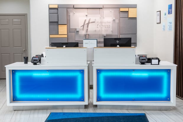 Images Holiday Inn Express & Suites Chicago West - St Charles by IHG