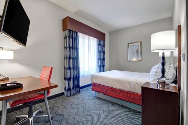 Images Holiday Inn Express & Suites Oklahoma City North by IHG