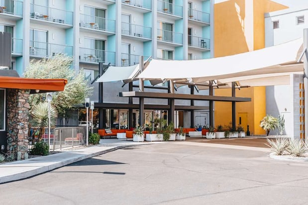 Images Graduate by Hilton Tempe