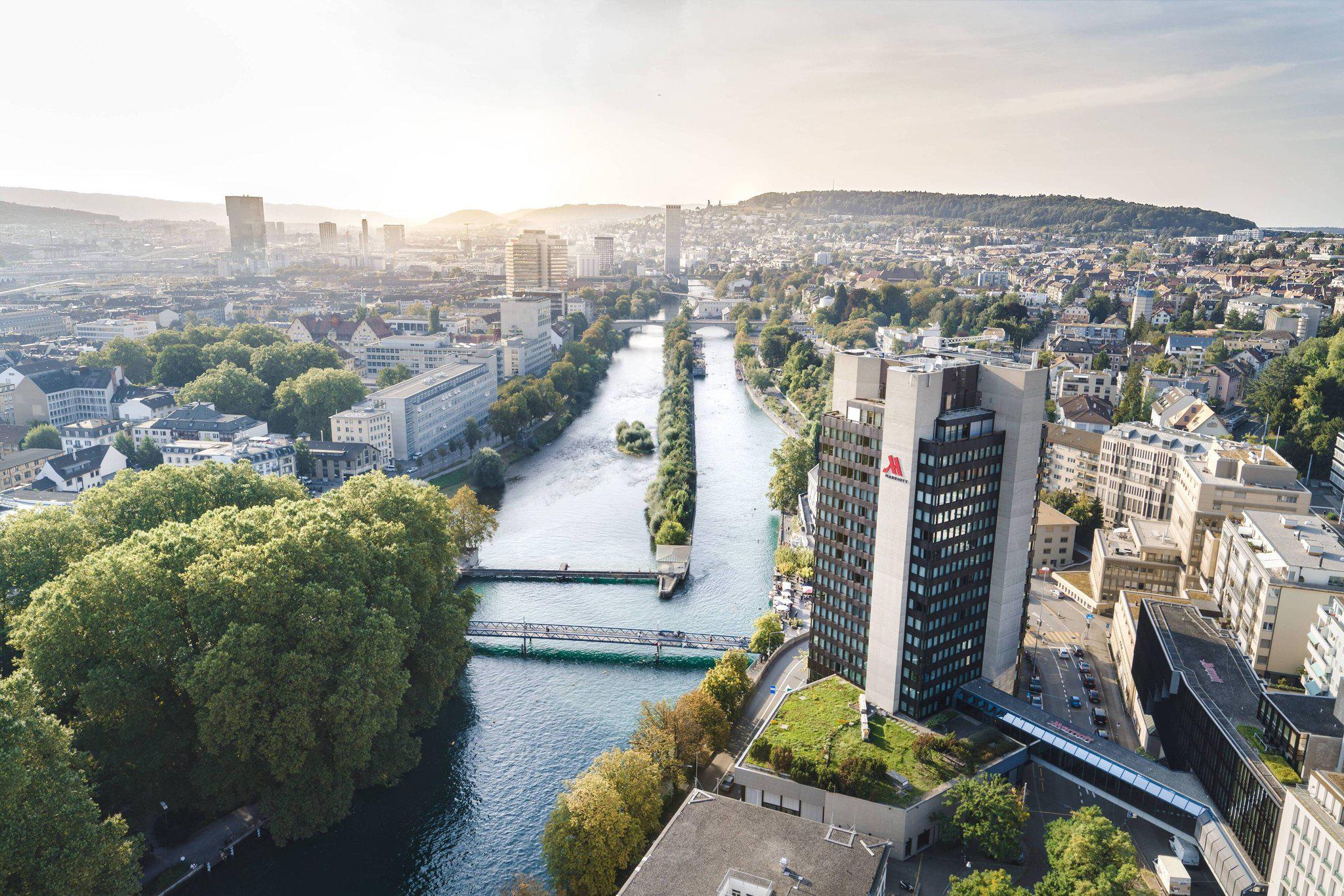 Zurich Marriott Hotel, Neumuehlequai 42 in Zurich