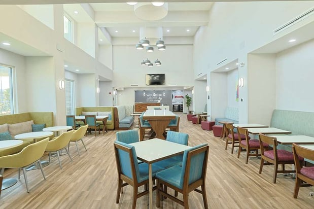 Images Hampton Inn & Suites Cleburne