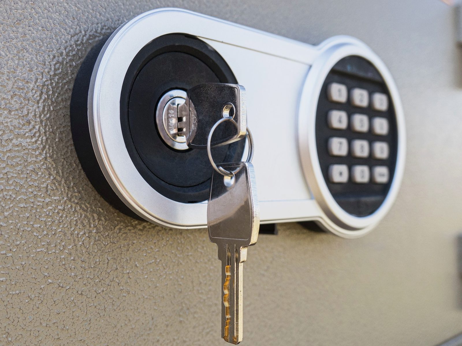 Ernesto's Lock & Keys Service