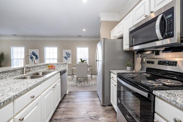 Images Christopher Wren Apartments & Townhomes