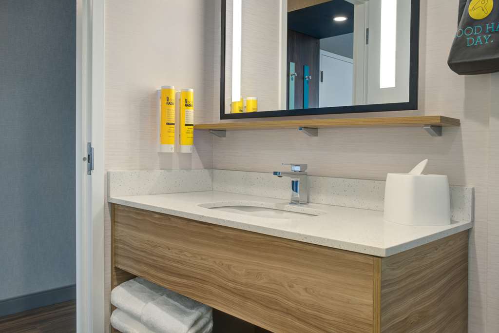 Images Tru by Hilton Toronto Airport West