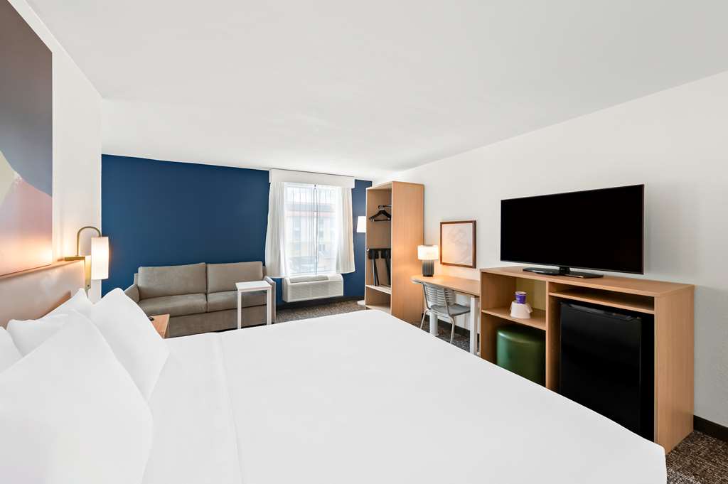 Guest room