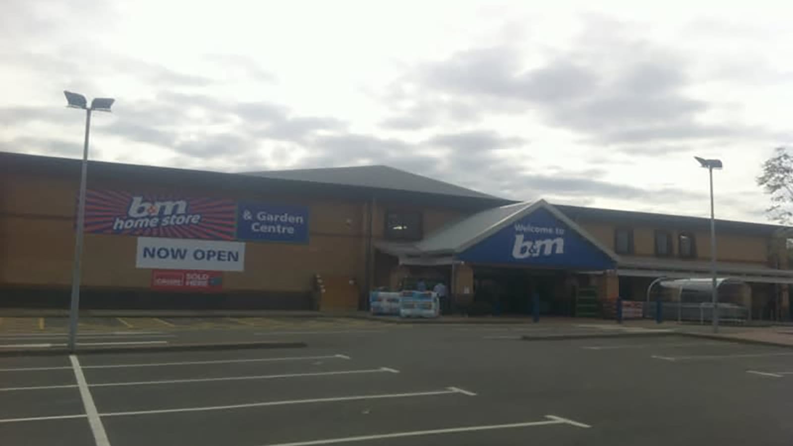 Images B&M Home Store with Garden Centre