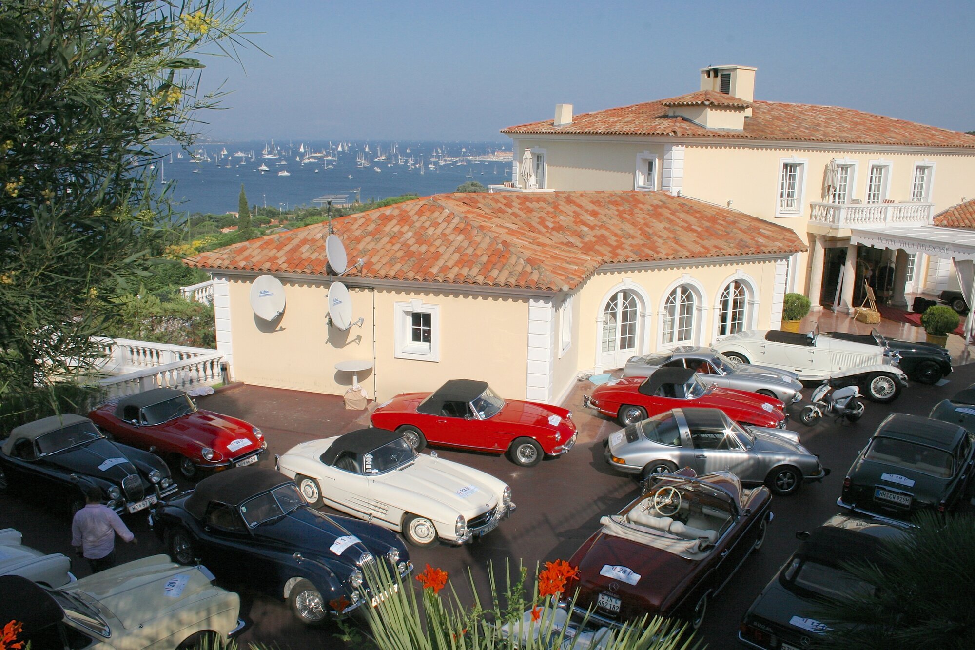 Bild 3 von automotive experience GmbH