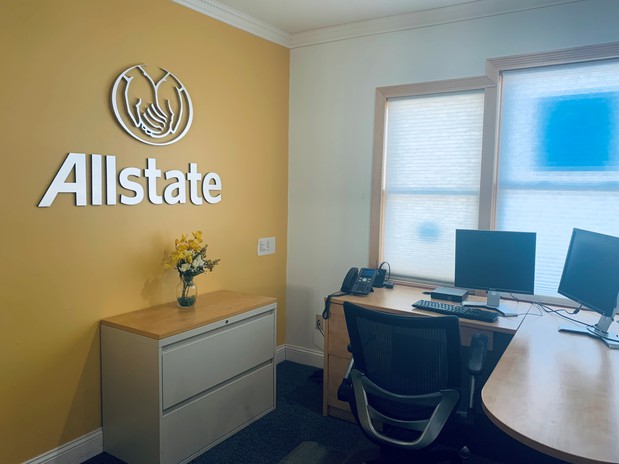 Images Daniel Shainheit: Allstate Insurance