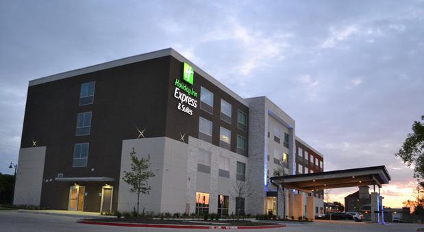 Images Holiday Inn Express & Suites McKinney - Frisco East by IHG