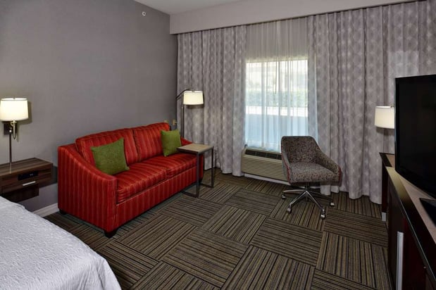 Images Hampton Inn & Suites Fredericksburg