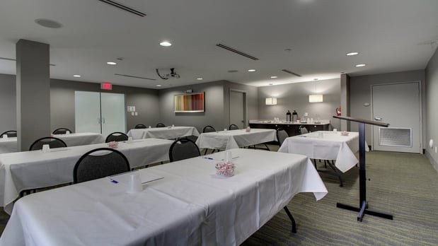 Images Holiday Inn Express & Suites Jackson Downtown - Coliseum by IHG