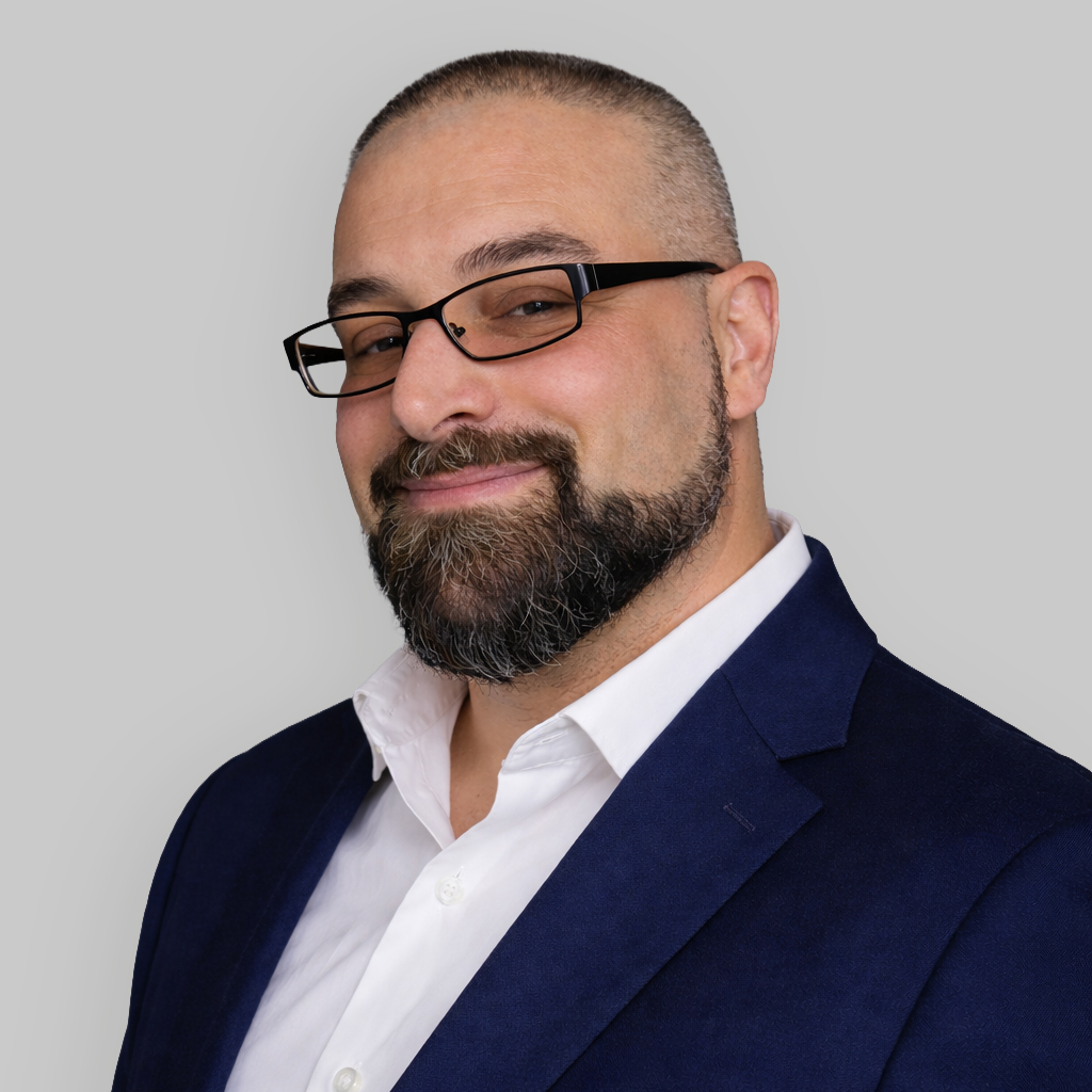 Headshot of Victor V. Margiotta Jr., a wealth advisor at Chase