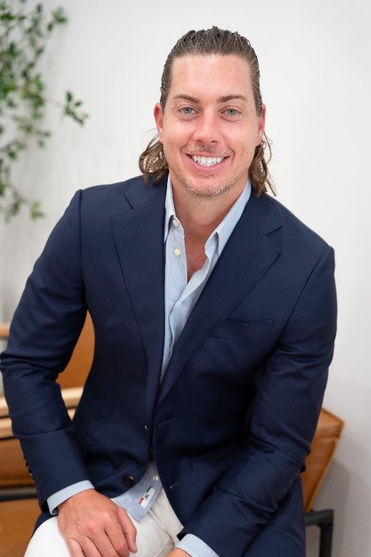 Images ROAM Commercial Realty