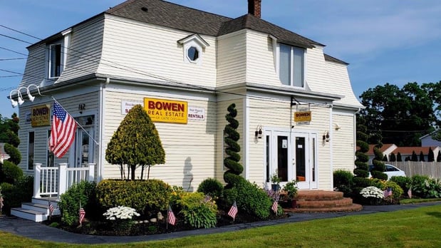 Images Year-Round Rental Homes - Falmouth, Mashpee, Bourne