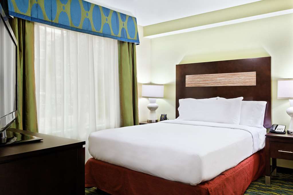 Guest room Homewood Suites by Hilton Orlando Airport Orlando (407)857-5791