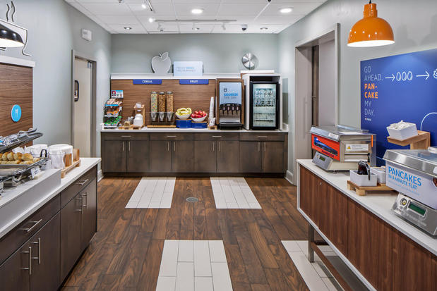 Images Holiday Inn Express Atlanta Airport-College Park by IHG