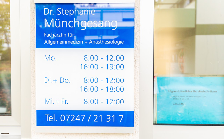 Bilder Dr. med. Stephanie Münchgesang Allgemeinmedizin / Anästhesiologie / Notfallmedizin