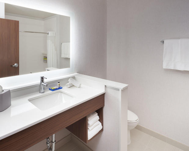 Images Holiday Inn Express & Suites Doral - Miami by IHG