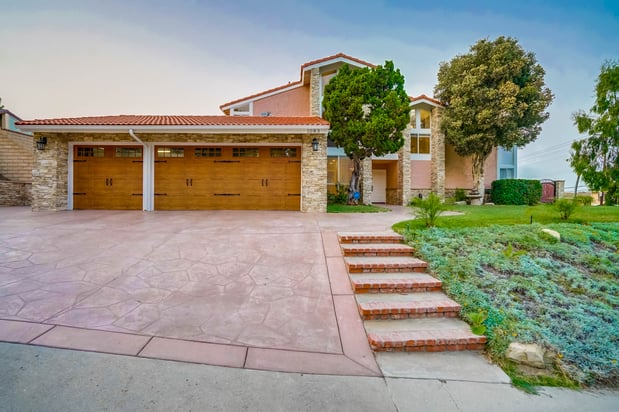 Images Carol Anne Mills - Realtor in Rancho Palos Verdes and San Pedro