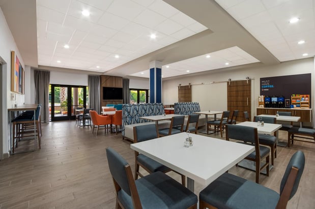 Images Holiday Inn Express & Suites Lexington by IHG