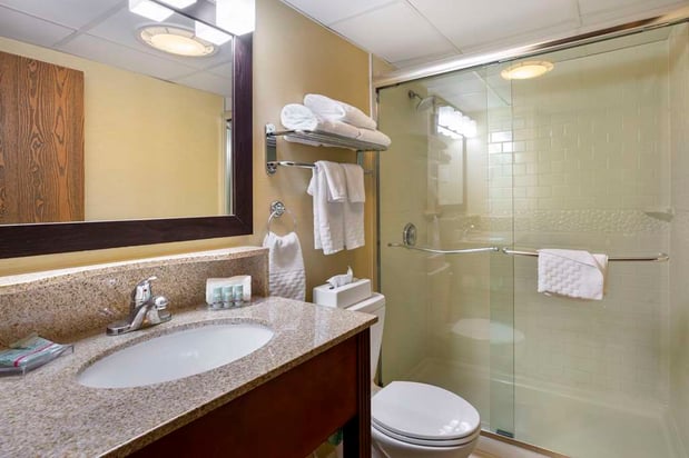 Images Best Western Plus The Inn at Sharon/Foxboro