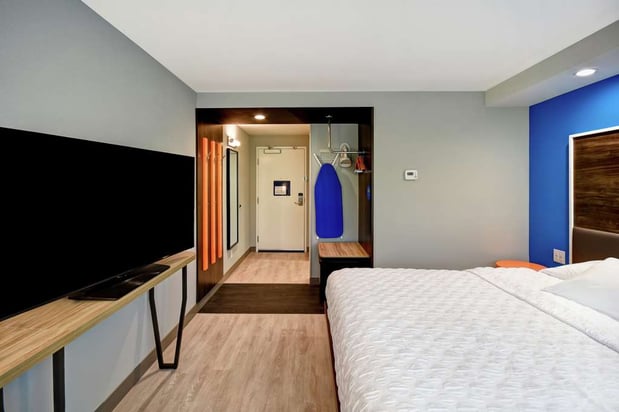 Images Tru by Hilton Deadwood