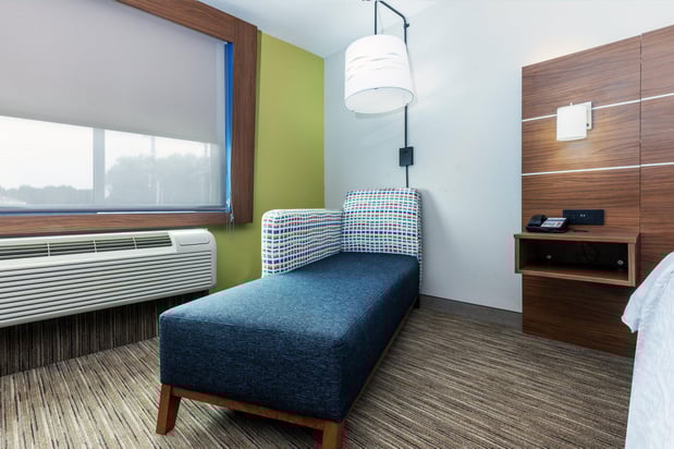 Images Holiday Inn Express & Suites Lafayette-South by IHG