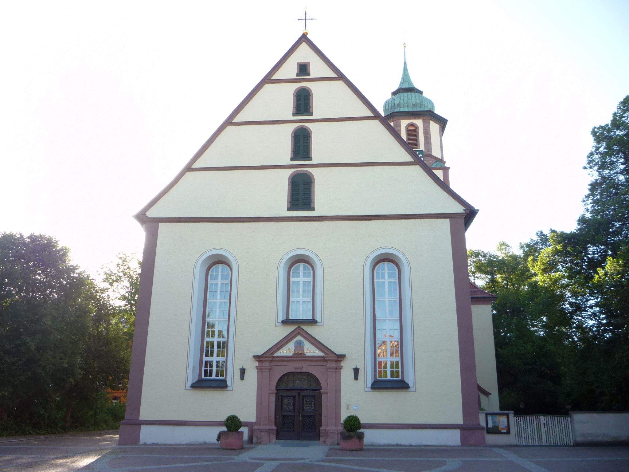 Martin-Luther-Kirche - Evangelische Kirchengemeinde Trossingen, Martin-Luther-Platz in Trossingen