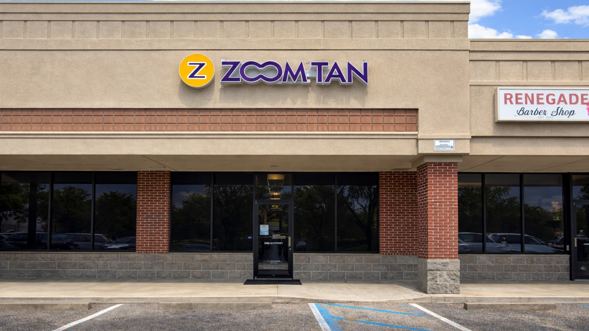 Zoom Tan Store Front in Tallahassee, FL