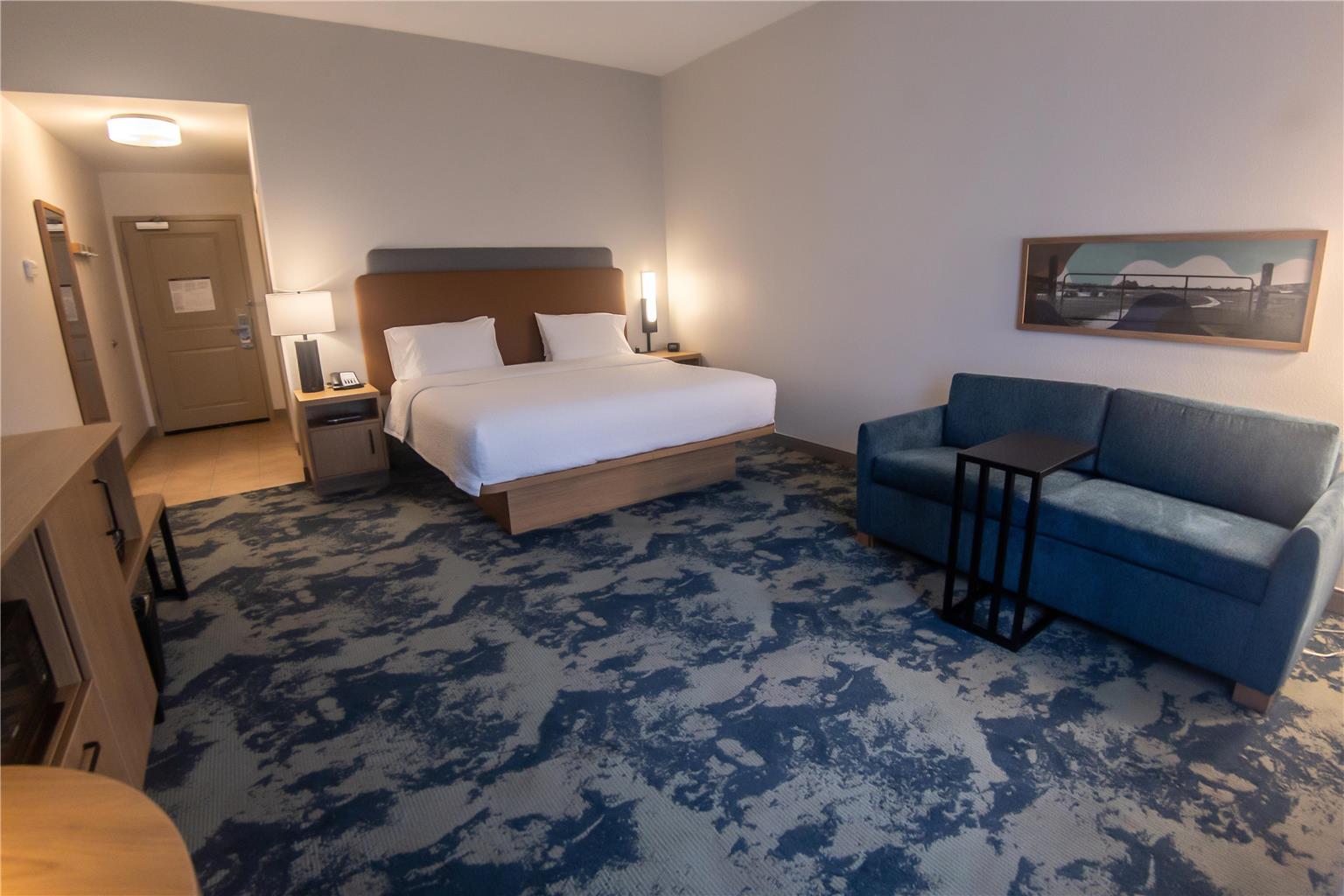 Guest room