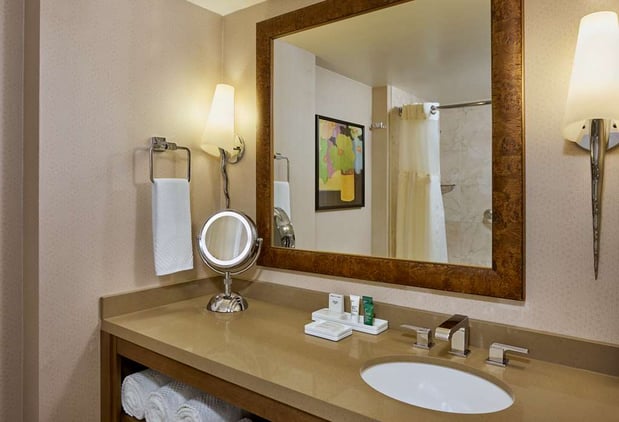 Images Hilton Los Angeles North/Glendale & Executive Meeting Ctr