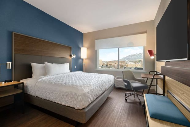 Images Tru by Hilton Ogden