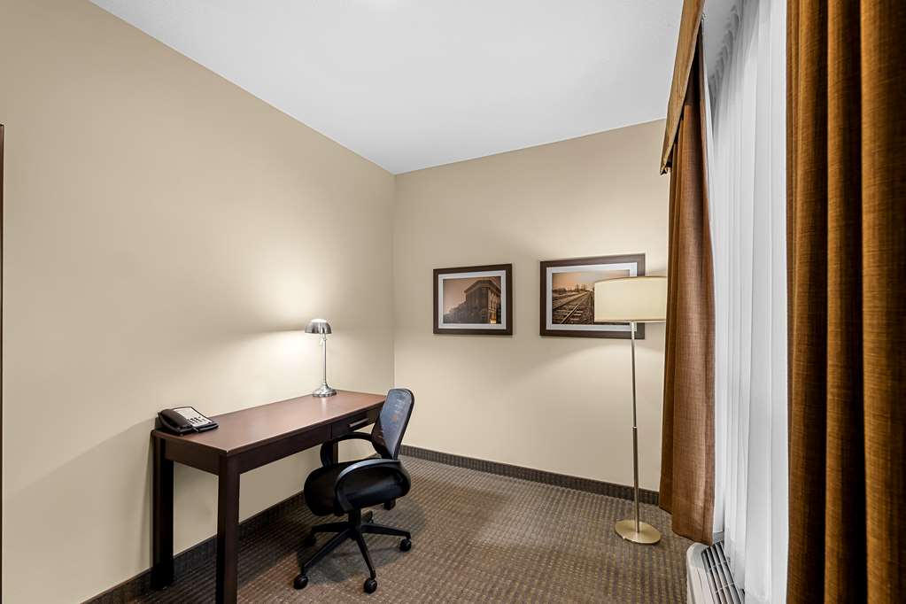 Images Best Western Plus Lacombe Inn & Suites
