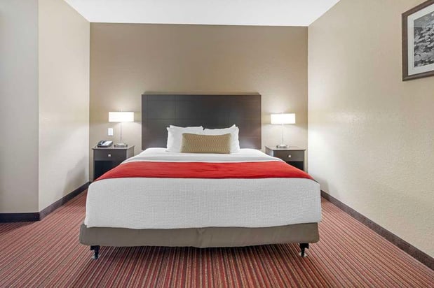 Images Best Western Plus Bradbury Inn & Suites